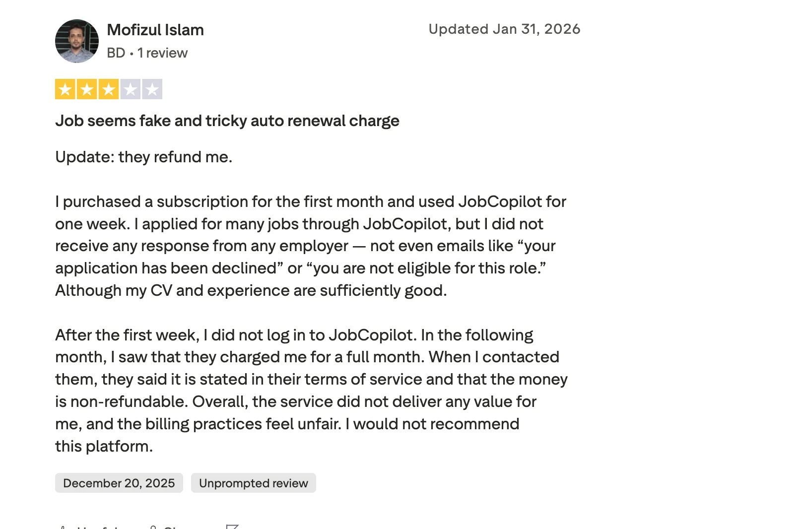 Three-star Trustpilot review where user received a refund after experiencing issues with JobCopilot service